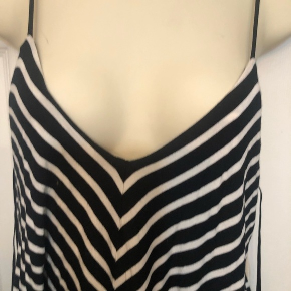 Mossimo black & white diagonal chevron strip with overlay on the top runs large - Picture 2 of 7